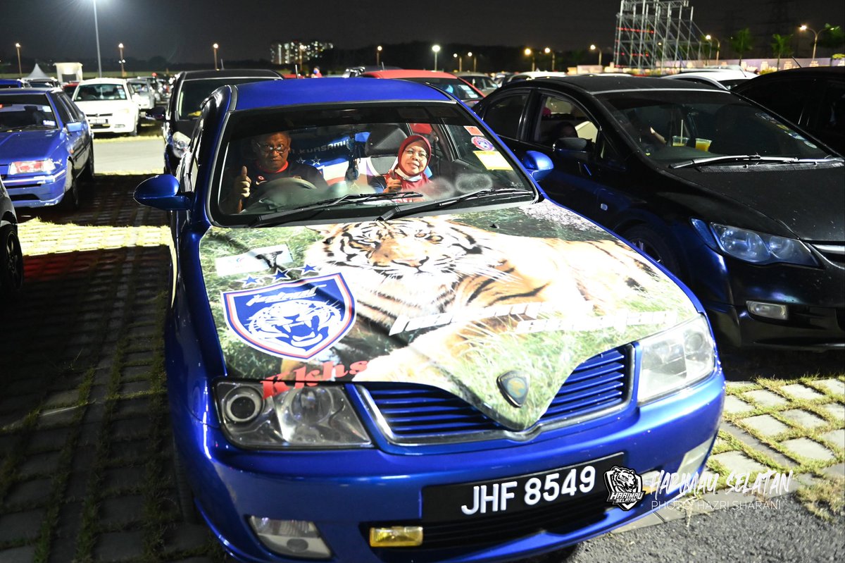 harimauselatanj's tweet photo. #RedBlueNation
#V8 https://t.co/q6r1MSzpEY