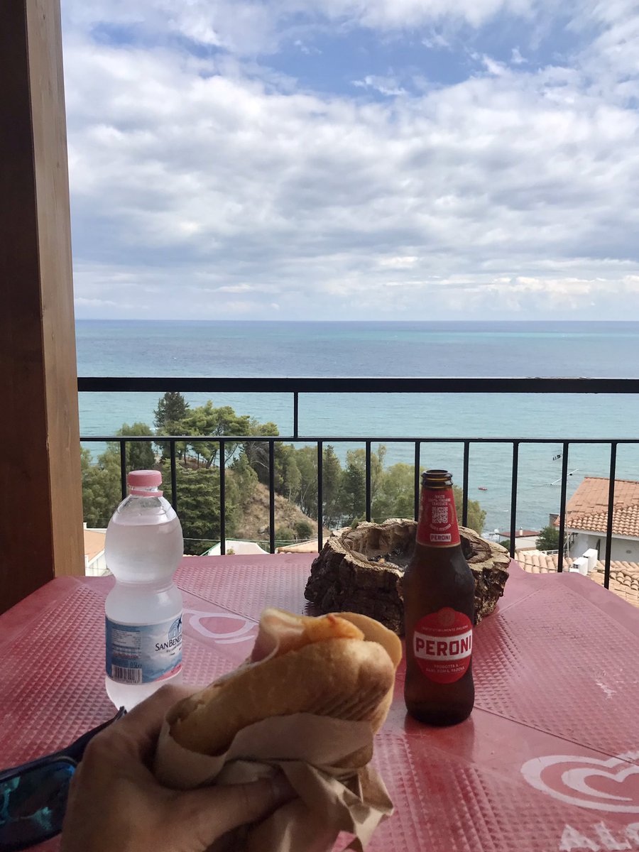 DenisFalconieri's tweet photo. Le chiamano colazioni, sono panini farciti con peperoni, patate e altre prelibatezze. Da Donna Lina, a Caminia, il condimento extra è il panorama superbo sul Golfo degli Aranci #travel #LPinCalabria #lonelyplanetitalia #lonelyplanet https://t.co/08CXeApKpd