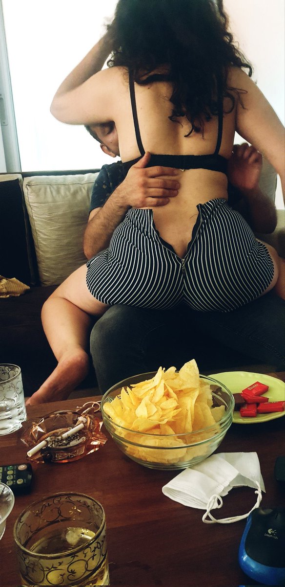 Inconnu30095922's tweet photo. هكذا استقبال الضيوف 👅💋💦😍 
ريتويت بسرعه 🖕 https://t.co/2dkGzxoDIy
