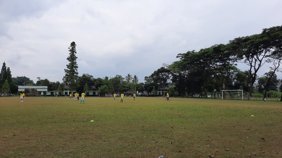 simolodro_'s tweet photo. [ INFO ]
Rekap dokumentasi seleksi PPSM hari ketiga. 
Pelatih dan Manajemen sudah melakukan pengerucutan calon Punggawa. 

#PPSM
#SIMOLODRO https://t.co/UYFglKgXri