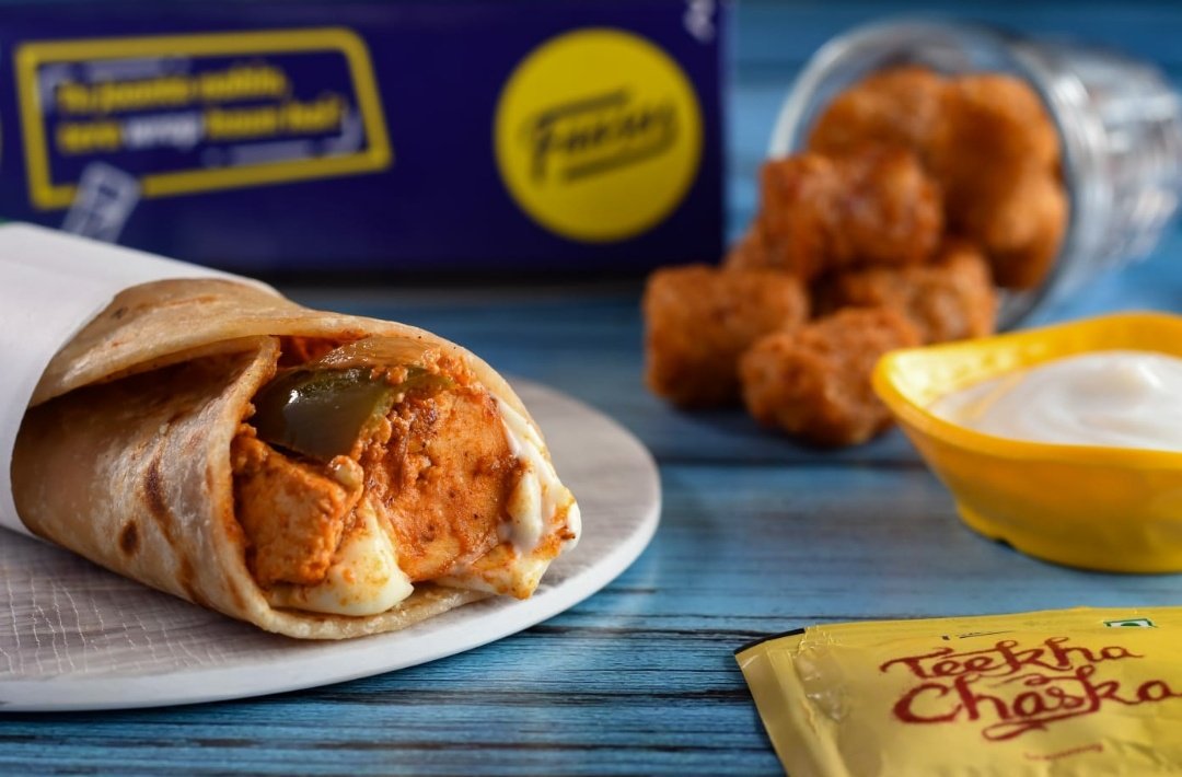faasos's tweet photo. Looking to wrap up this long weekend the perfect way? We've got you!
.
.
.
#faasos #faasosindia #wraps #cheesy #cheesywraps #paneer #wedges #potatoshots #TeekhaChaska #instagood #instafood #instafoodies #longweekend #foodies #excitingfood #exciting https://t.co/gUrIgEEoir