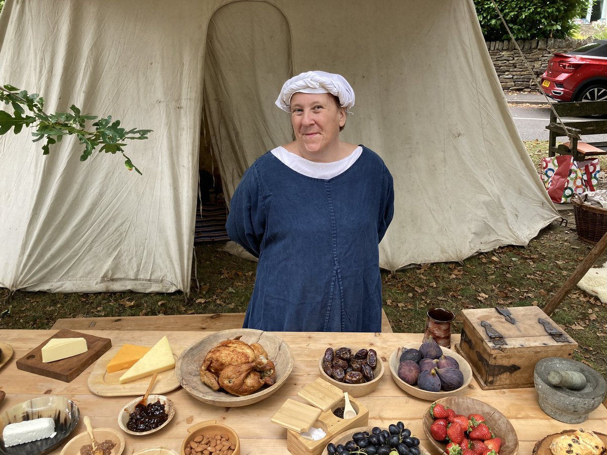 sheffield_hods's tweet photo. ‘Tis but a scratch! The knights will be having their grande finale tourney at 3pm, see you there! @DoreHeritage @heritageopenday https://t.co/m8GEFufZaY