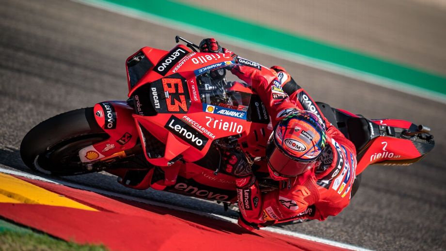 ESPNAsia's tweet photo. .@ducaticorse's Francesco Bagnaia has claimed the first 🏁 @MotoGP race win of his career after coming out on top in an epic clash against Marc Marquez during the final laps of the #AragonGP! 🔥
#MotoGP #MotoMad
READ MORE ➡️ https://t.co/qYosuzorhY https://t.co/z6swY3CKHP