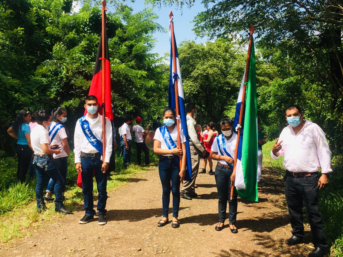 Hoy estudiantes del NEPR la chilena,fueron partícipes del desfile de apertura de fiestas patrias,felicitamos la integración de los padres de familia y docentes.
#SeptiembreVictorioso
#Nicaragua
#11deSeptiembre