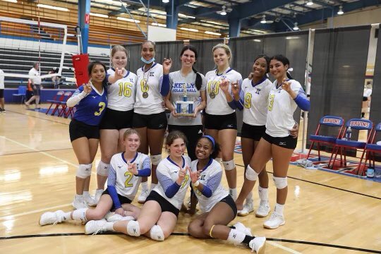 Kelly Volleyball tweet media