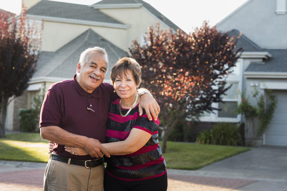 Shapiro50plus's tweet photo. Most falls happen in or around the house, but there are ways to evaluate the home of a loved one and make them safer for everyday living. https://t.co/V3vF86cVBs
#aging #home #house #accidents #falls #caregivers #family #caregiver #homerenovation #HomeModification #SundayThought https://t.co/DNkhBuwMWR