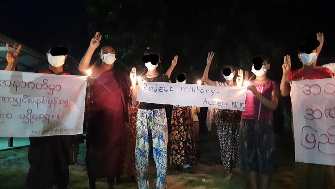 HannaLinn7087's tweet photo. အသံမတတ်တဲ့ပြည်/ခွန်သပိတ်
Despite the crisis and arrest ,a 195 days of regular night protest against the military dictatorship was held by a monk and locals from #Pyigyidagon Tsp on Sep 12.
#WhatsHappeningInMyanmar
#RecognizeNUG
#Sep12Coup https://t.co/B97h2nGjCG