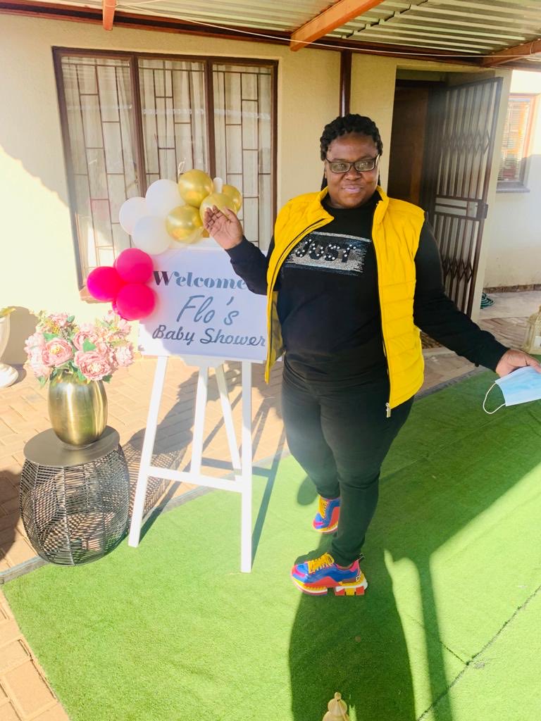 Takindadza1's tweet photo. Let’s just learn to support each, Business, personal, and emotional people are going through stuff,Vhavenda vha hashu kha ri vusane https://t.co/mmBQA8Y44j