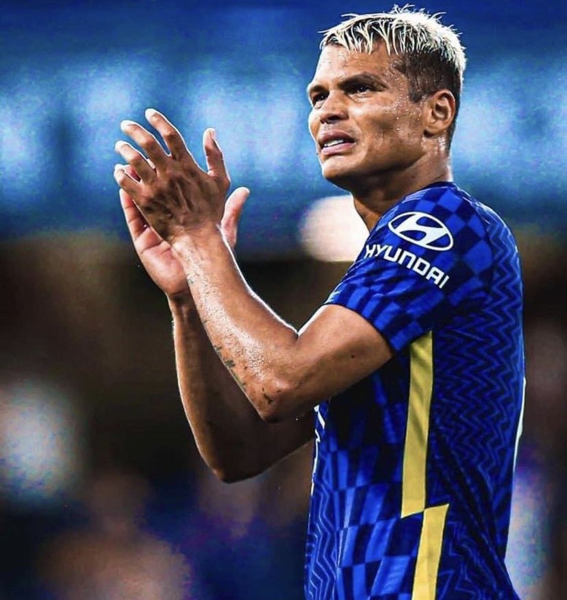 LDNFootbalI's tweet photo. Thiago Silva turns 37 years old in just 10 days, yet is still clearly one of the best defenders in Europe, playing in the toughest league.

He is truly an all time great. We’re very, very lucky to have him. https://t.co/CxEJ8bgo5y