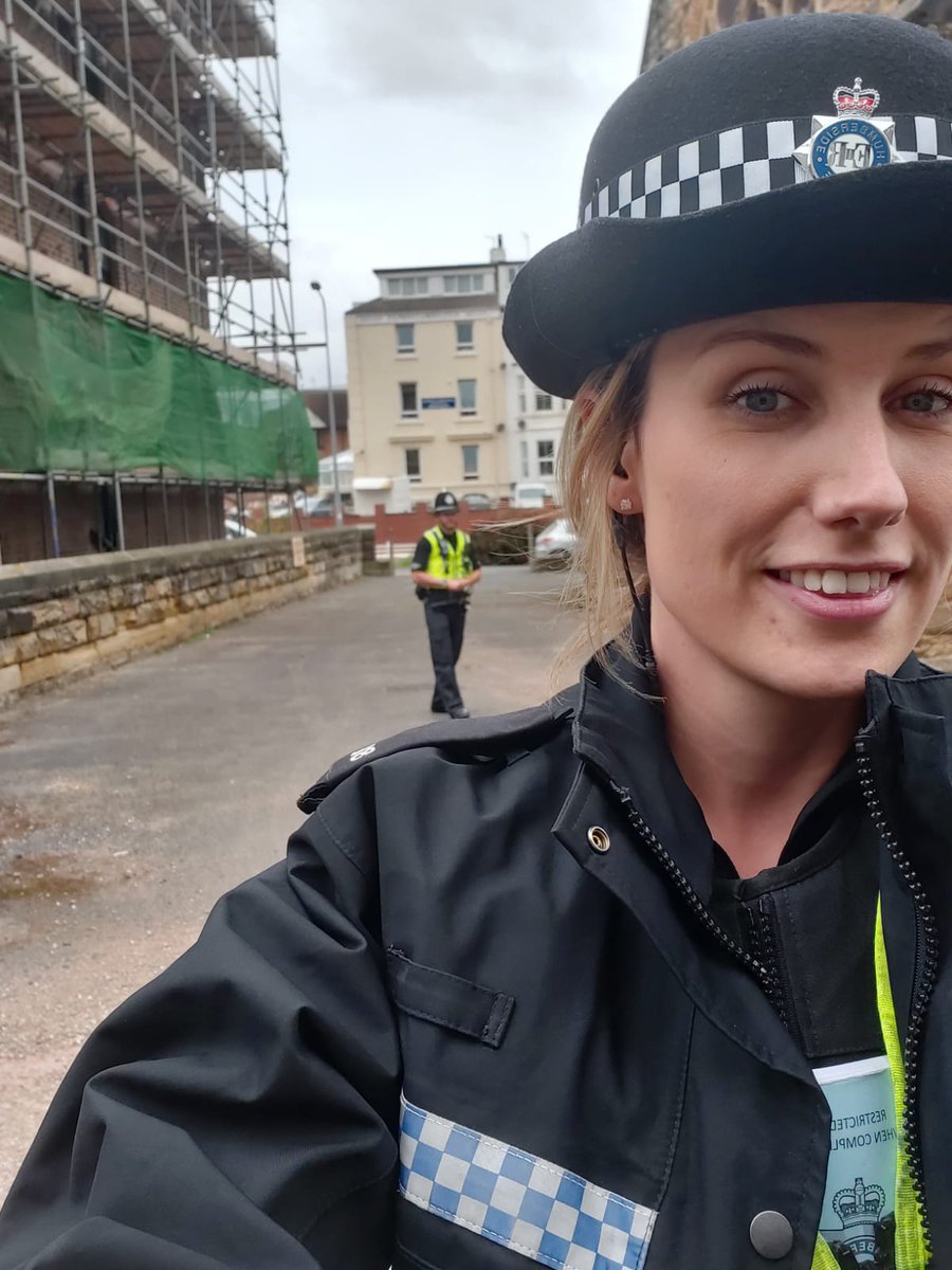 Humberbeat_ERYN's tweet photo. Team 3 patrol officers are on patrol targeting drug dealing in the Bridlington area. If you see anything suspicious then call us on 101. #PS0870 #PC0816 #PC1799 https://t.co/RW9iWrWwTp