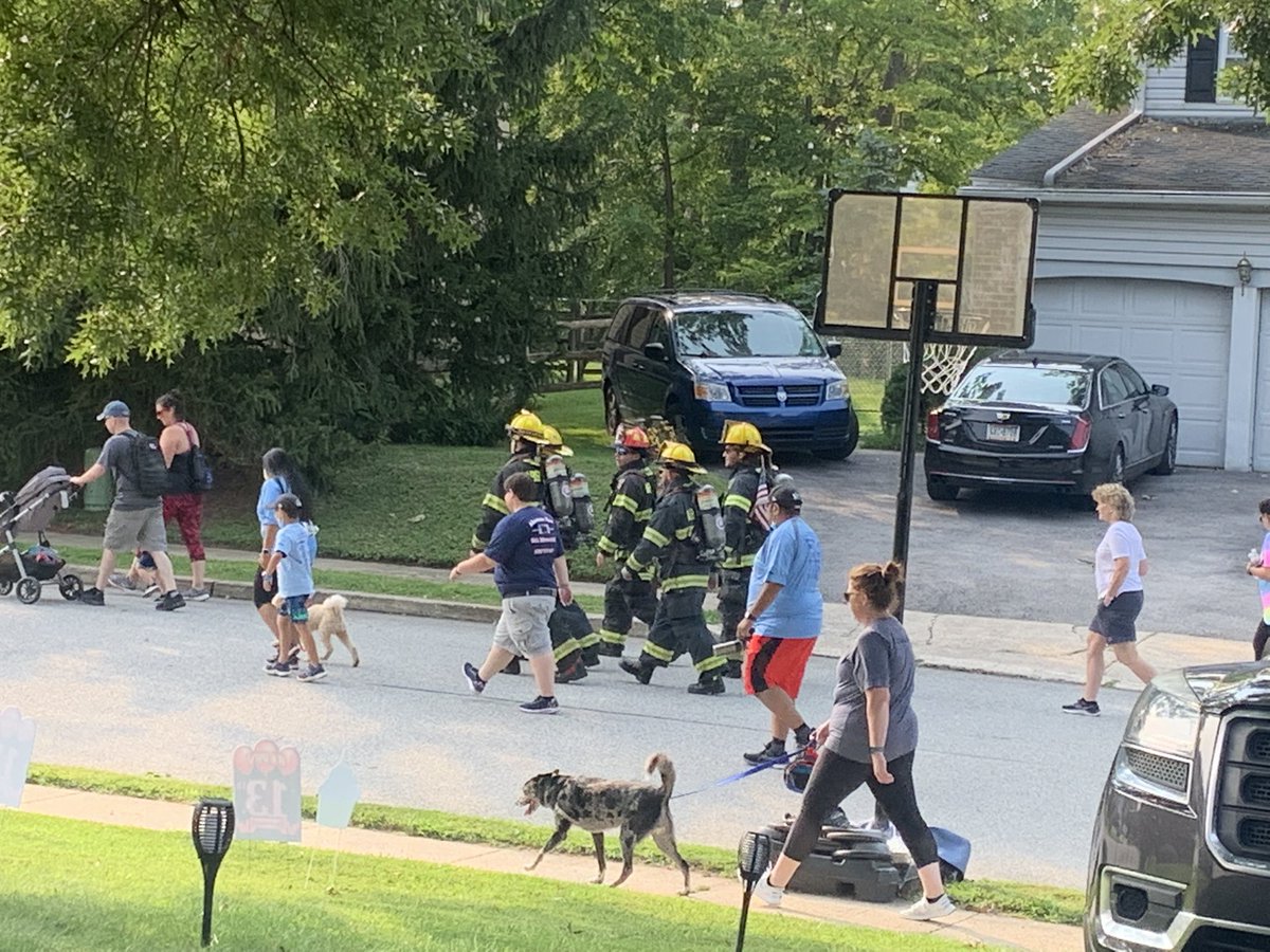 mobleymama1's tweet photo. Love seeing this community up this morning and honoring our heroes! #kpvfc 9/11 Memorial 5K https://t.co/qoQNack9t3