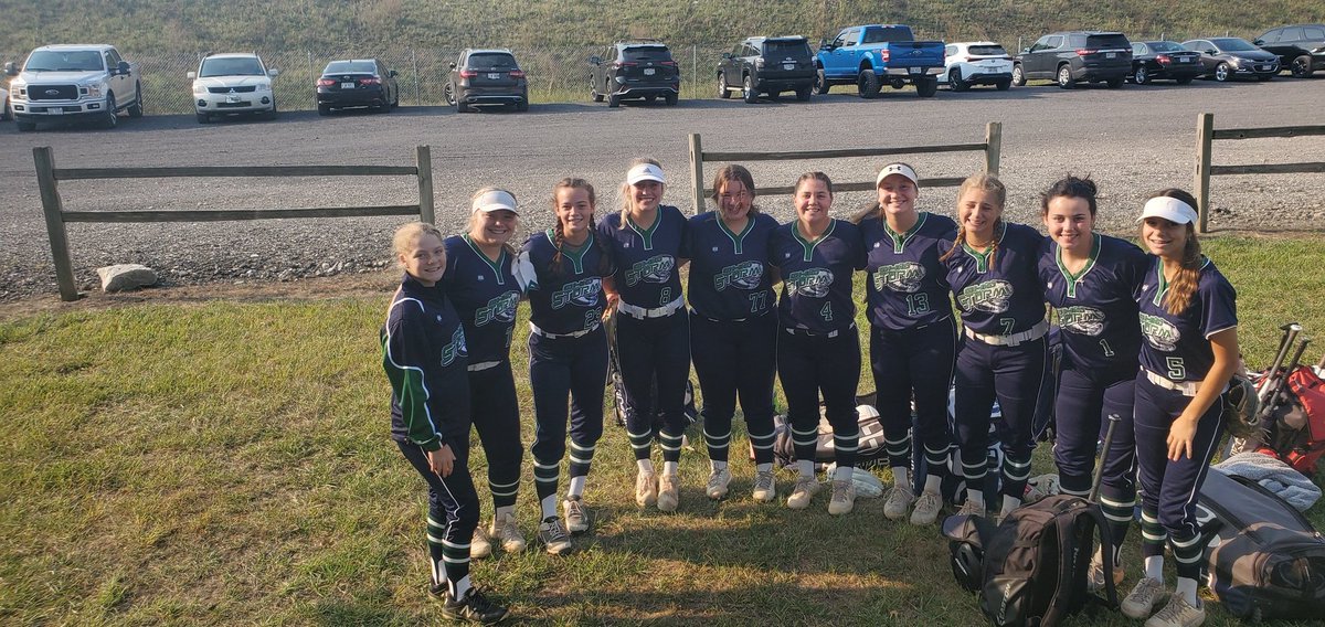 OhioStorm06's tweet photo. Great day for some softball! @KyndallSpicer @ReeseDecamp @AlyviaLawrentz @cadence_71 @carlykennedy51 @OhioStorm06 https://t.co/rkPuEaOV0M