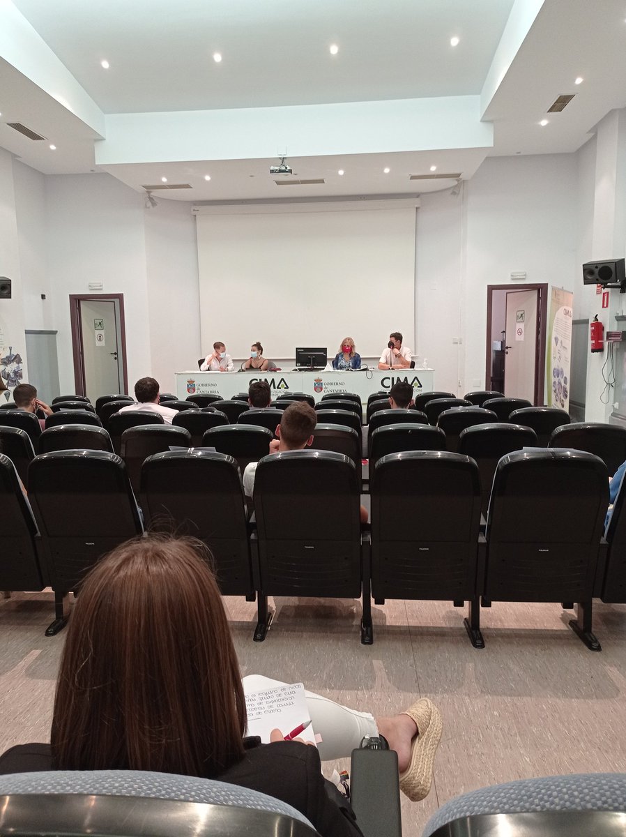 JSCantabria's tweet image. Día de intenso trabajo el de ayer, en el que las delegaciones al Congreso Regional Extraordinario de JSC debatimos las enmiendas presentadas por nuestros compañer@s a la ponencia marco del PSOE. 

Gracias a tod@s por dejar la huella de JSC sobre los preceptos del partido 🌹❤️