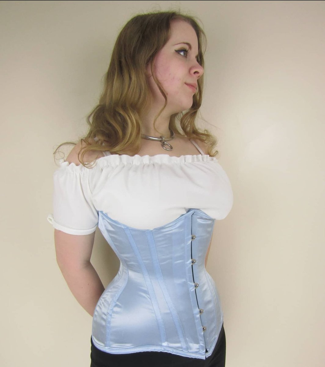 One of my favourite corsets due to the colour.

Available now is your custom size at:

Damnedcorsets.co.uk

#corsets #corsetry #corset #tightlacing #waisttrainer #waisttrainers #customcorset #customcorsetry