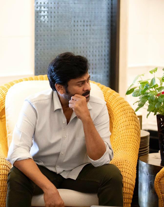 ChiruFanClub's tweet photo. Annayya @KChiruTweets looks ❤😍

#MegastarChiranjeevi https://t.co/J7du2MKFG3
