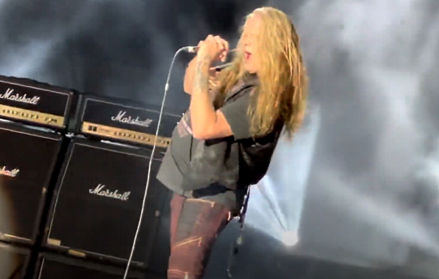 BLABBERMOUTHNET's tweet photo. SEBASTIAN BACH Performs SKID ROW Classics At Minnesota's ROCKTEMBER MUSIC FESTIVAL (Video) https://t.co/3Sc4tyrw7I https://t.co/lBPfZfbrAo