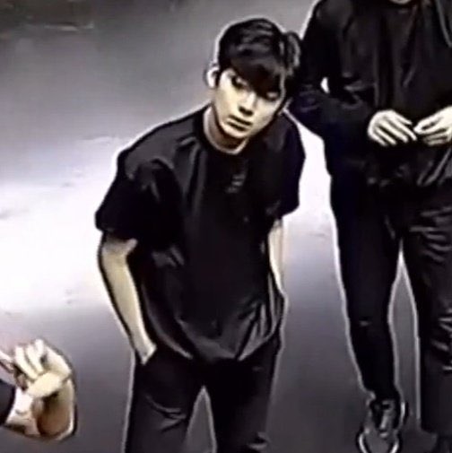 : เห้ย ไอ้เจต มึงมาเหยียบถิ่นกูทำไม เก่งนักหรอสัด
: ไม่รู้ดิ มาจีบมึงมั้ง