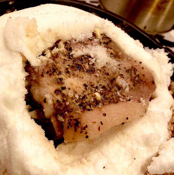 塩釜焼きに挑戦してみるなどした。罪の味がした………🥩✨ 