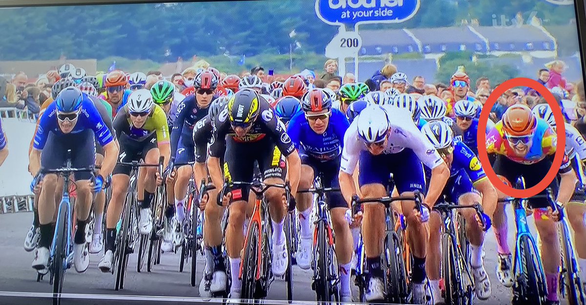 Fantastic to see @Matt_Gibson96 right up there in the sprint finish at <a href="/TourofBritain/">Lloyds Tour of Britain</a> today. Showing he can compete against World Tour riders 👍
