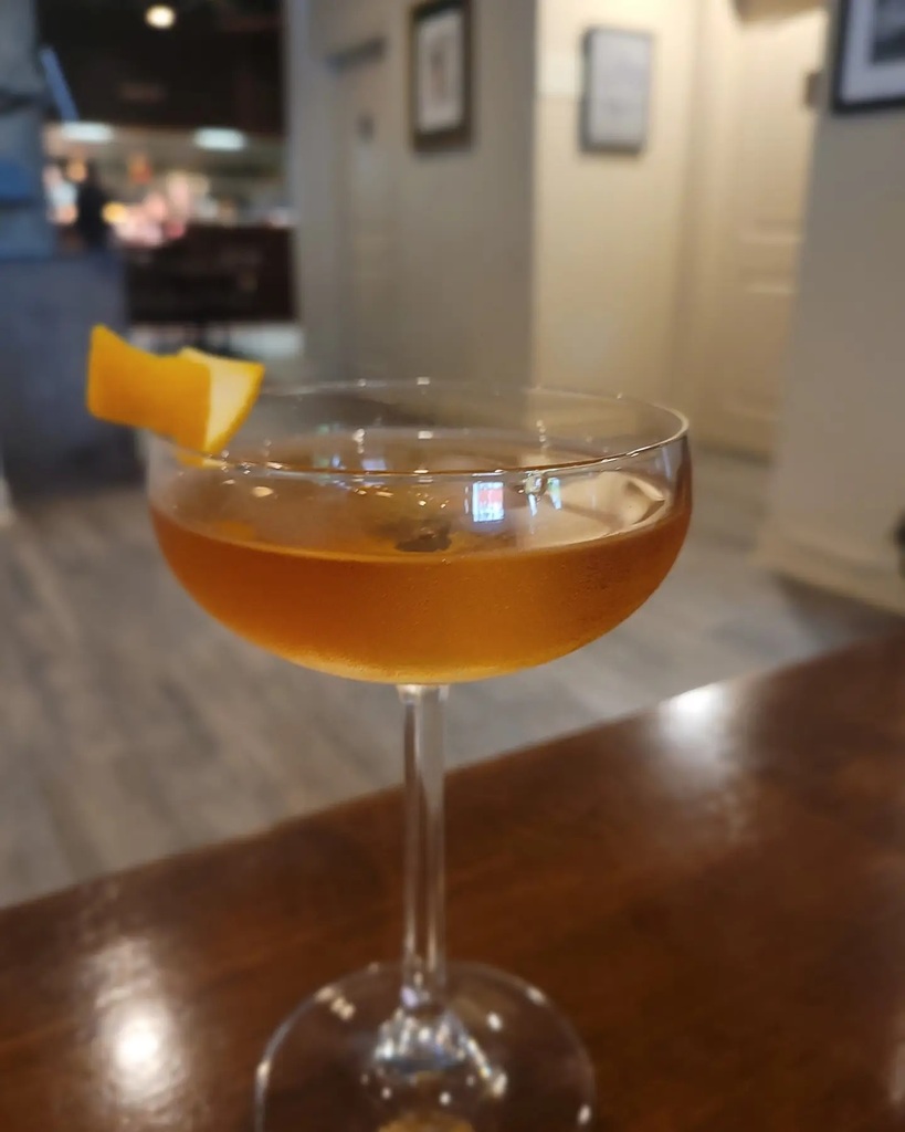 TheDigitalDoctr's tweet image. Mr. Miyagi 🥃🥃🥃
Suntory Toki Japanese Whiskey, Pierre Ferrand Dry Curacao, Cherry Herring, House made Orange Bitters
#whiskey #suntorywhisky #suntory instagr.am/p/CTu7KBoFwdc-…