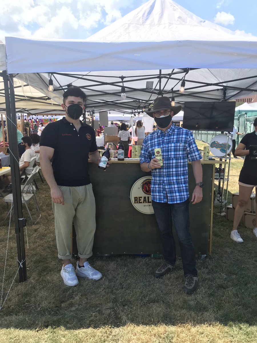 Very happy to have met <a href="/HeriotWattUni/">Heriot-Watt University</a> alumni Raul Melendez - a young entrepreneur who produces Realeza IPA and Dickson’s Gin. His education in Edinburgh has brought him this far. Congratulations! #WeBelieveInEducation <a href="/mxbritish/">British Council</a>
