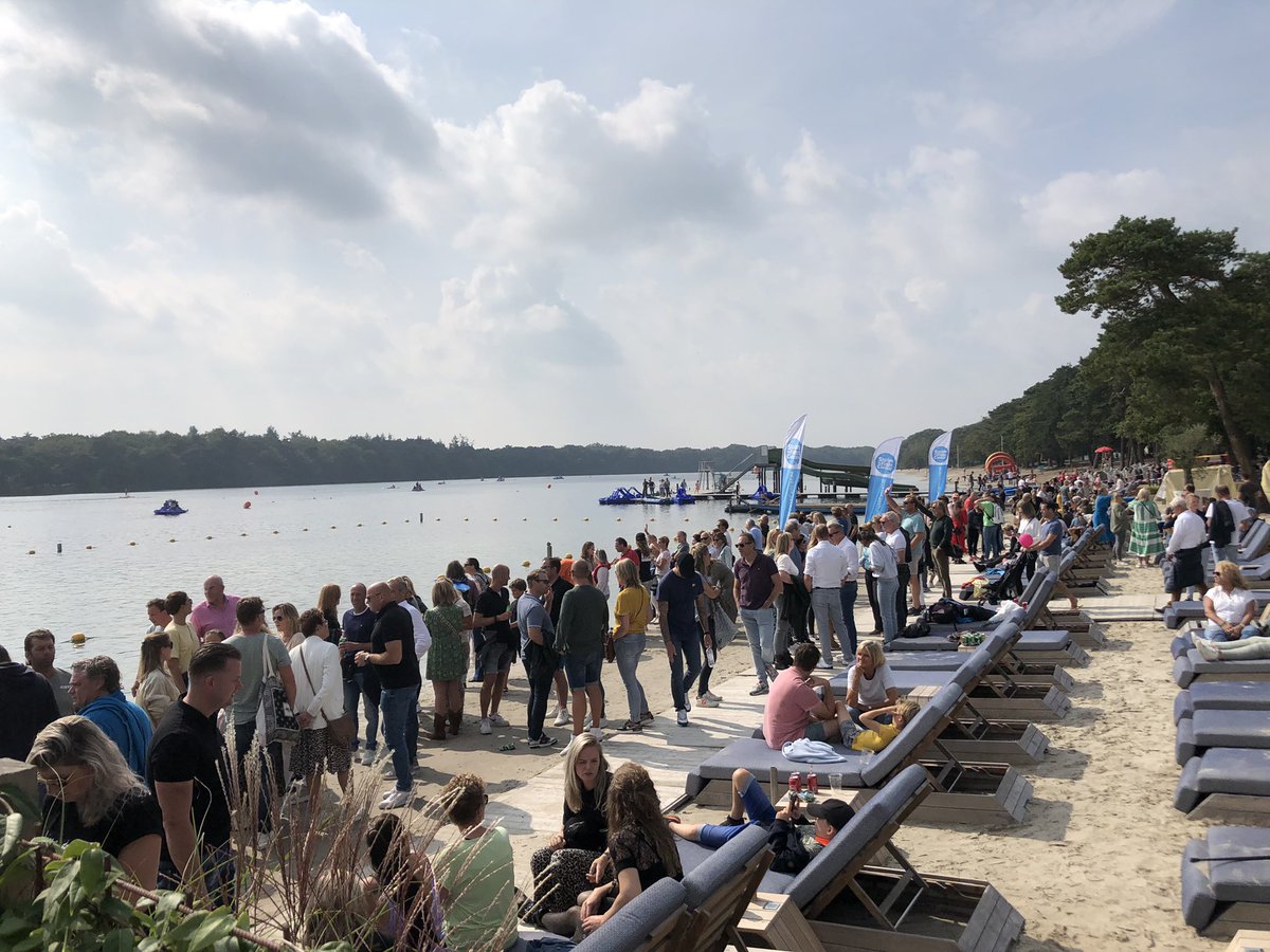 Voor de 9e keer gezwommen voor Swim to Fight Cancer <a href="/SwimtoFC073/">Swim to Fight Cancer</a>. Met ons fantastische team van <a href="/RotaryDB/">Rotary 's-Hertogenbosch</a> haalden we ruim €30.000,- op. 
En het eindbedrag loopt nog op 🙏🏼 Doneren kan nog steeds: fightcancer.nl/fundraisers/Ro…