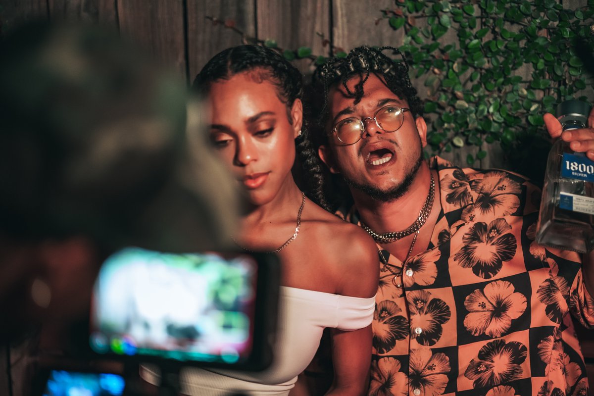 Infinite_T_'s tweet photo. The lighting in this scene bout to look dope in the SURF YOU video!! 🏄‍♂️  @johndarkochapman knows his stuff. Thanks for making sure me and @tiffaanyrenee__ look righteous 👌💯 BTS photo by @lowlenz_photography Makeup @nyame.beautybar https://t.co/g1VoXENjfE