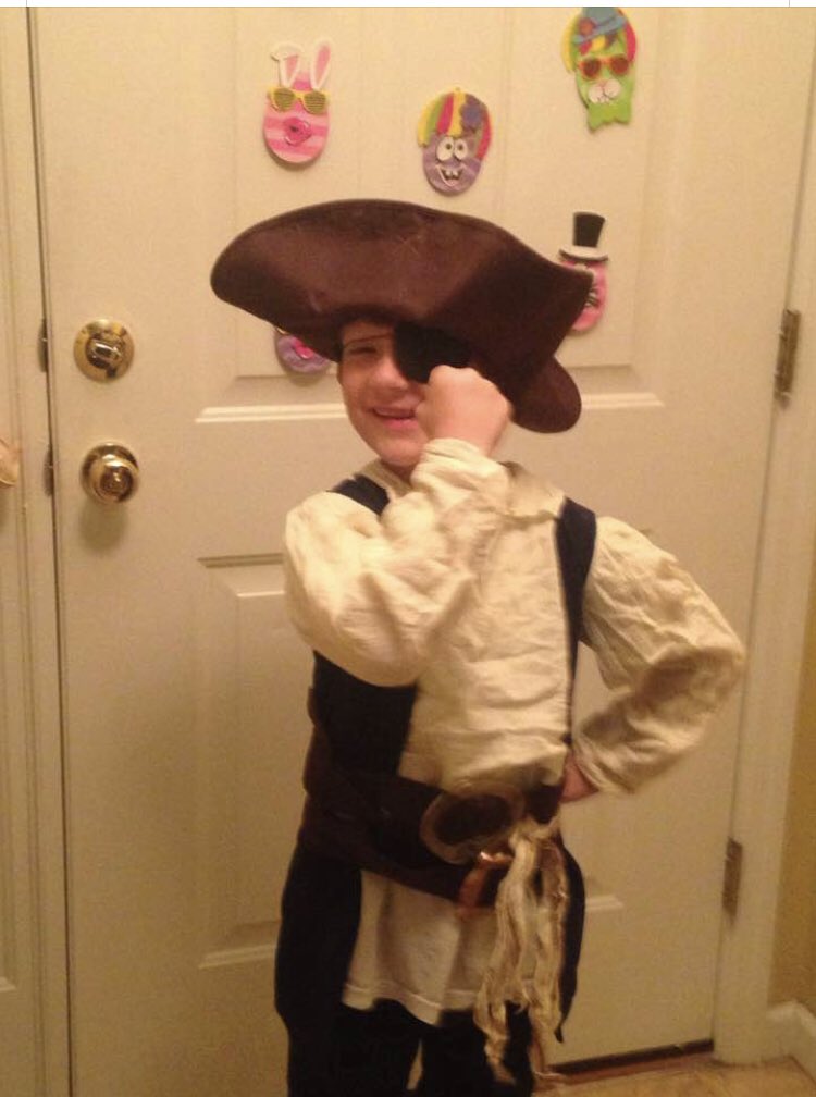 Vinny63070's tweet photo. @JimGaffigan Know the feeling.  I teach third grade.  Have to use stranger voices and character.  Last year on #internationaltalklileapirateday, I’m in full blown pirate mode, bird and all, and the principal walks in for an observation.  Icky it up and keep going.  #itpd is next #sunday! https://t.co/geYeUnPmVH
