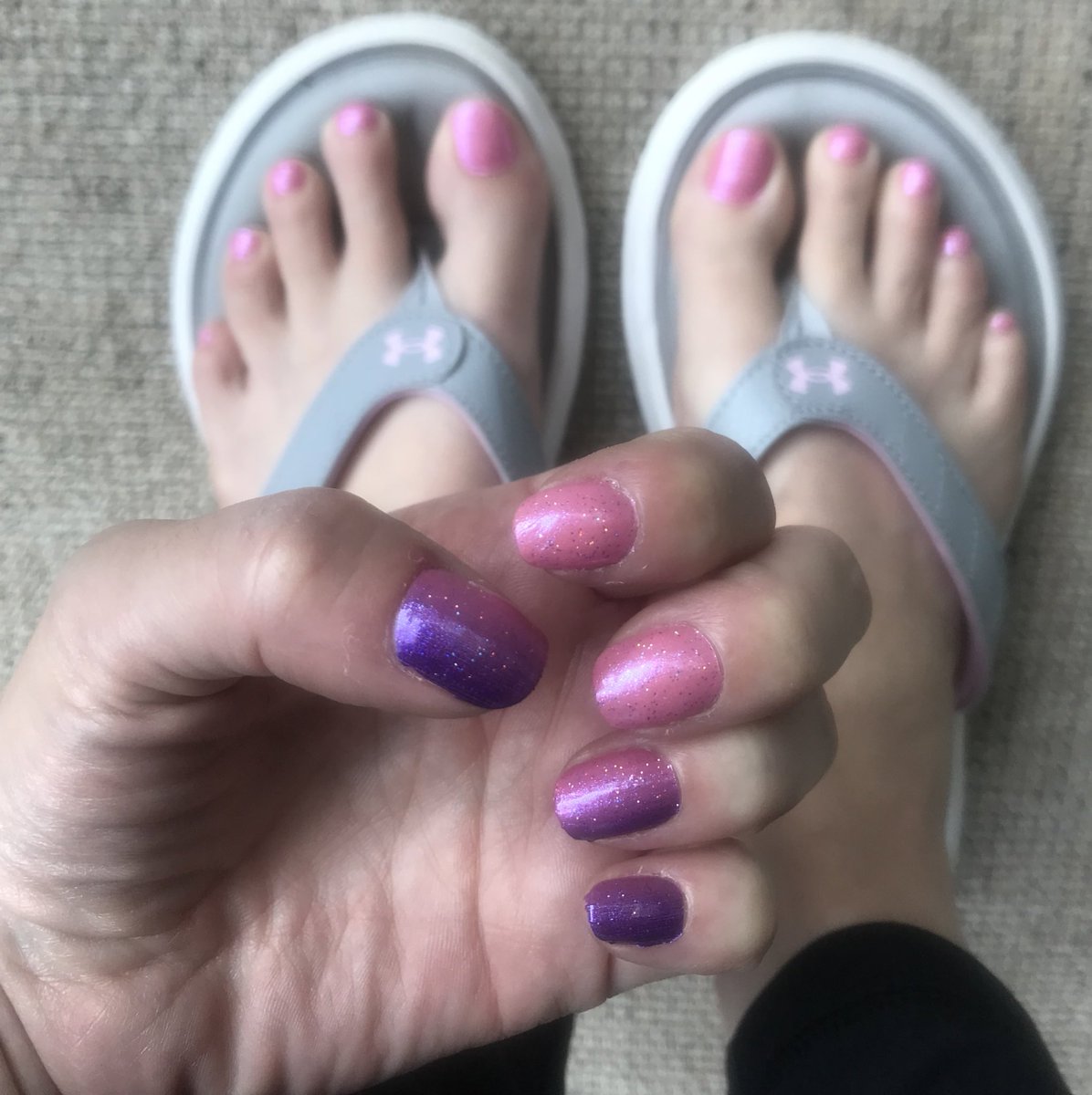 EmmaleyRussell's tweet photo. Who has never tried Color Street? I would love to send you a sample and a catalog! https://t.co/OAGv1FW745