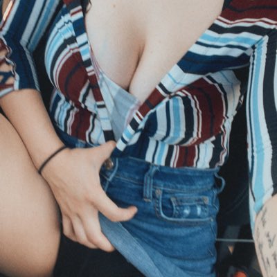 SlttyViolet's tweet photo. #NewProfilePic https://t.co/0IlPWYfeSv