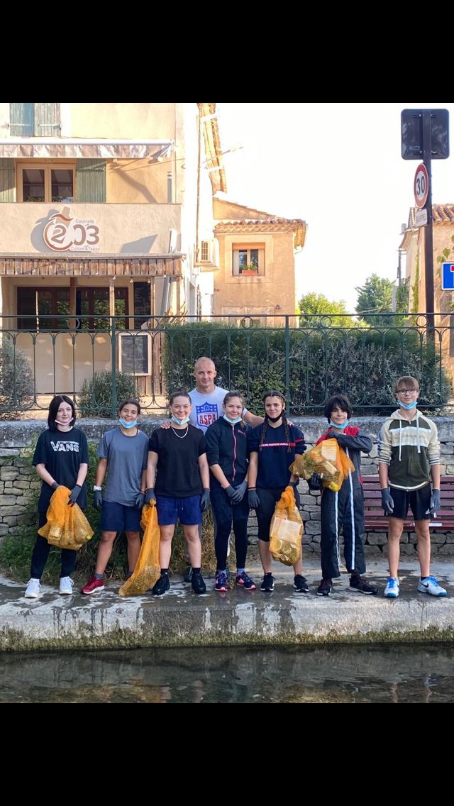 FlorentRicard's tweet photo. Bravo aux JSP du pays d'Apt Luberon pour ce week-end engagé ! Samedi matin grand nettoyage de la Sorgue et le soir ascension complète du Mont Ventoux dans le cadre du @Telethon_France 👏👏👏
#jspaptluberon
#altruisme
@udsp84 https://t.co/8TRTiR8Ma2
