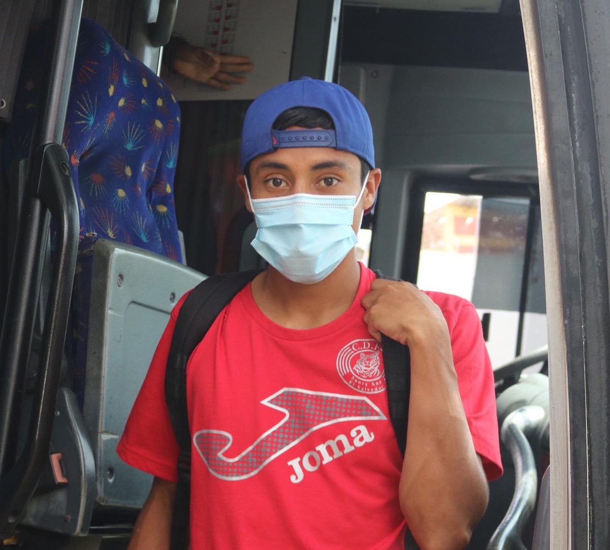CDeportivoFAS's tweet photo. ¡Llegamos a Ahuachapán!
#CDFAS #LMF #ElSalvador #TransporteDelSol https://t.co/1ctAXau8HW