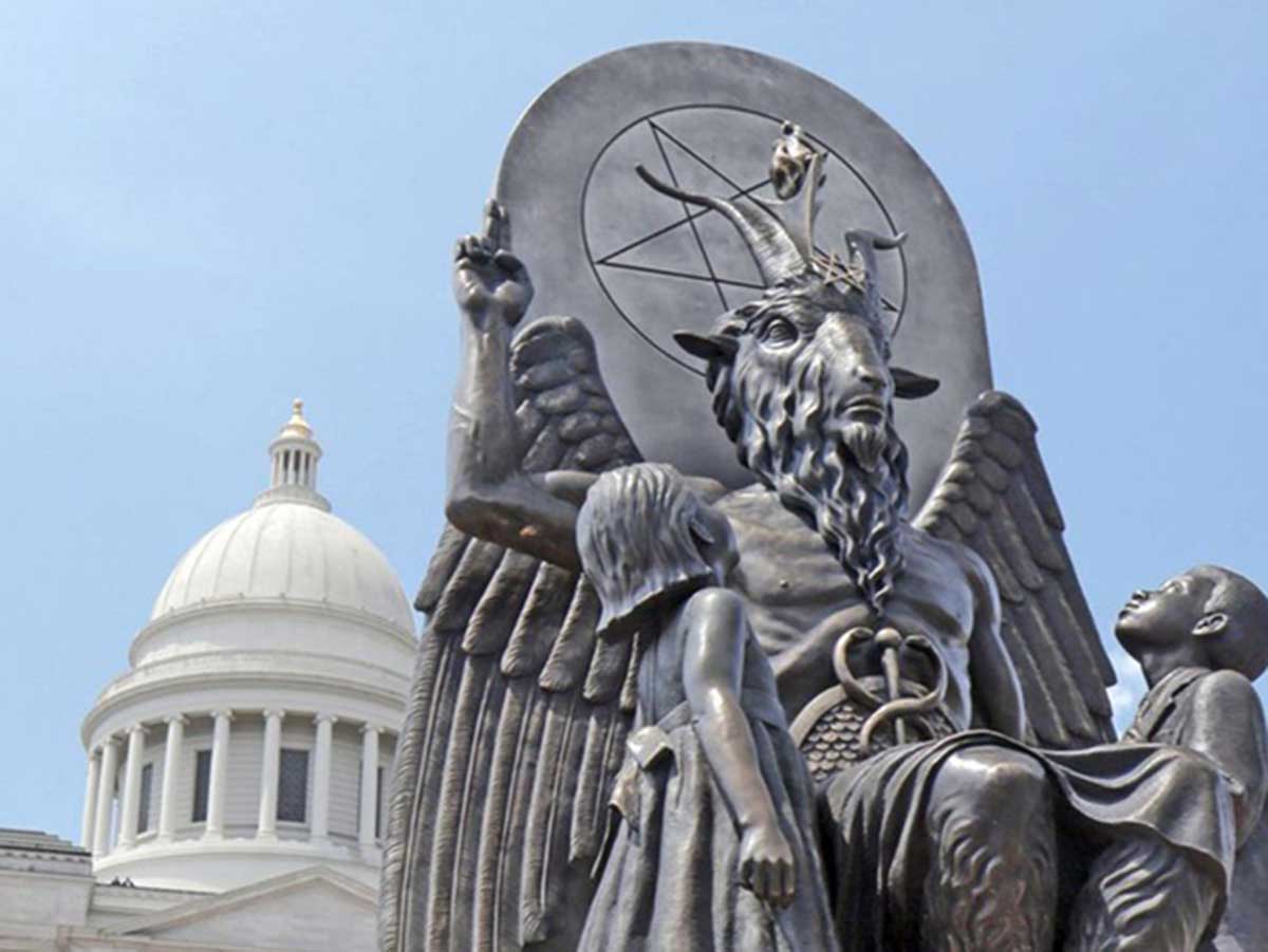 OrbesArgentina's tweet image. El Dr. Scott Lively habla sobre la “Verdadera Iglesia de Satanás”, mientras un templo satánico en Texas desafía el Heartbeat Bill.  #abortos #templosatanico #interrumpirembarazo #pildorasabortivas

bit.ly/3nr97vW