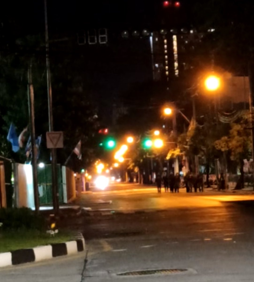 ประชาชนไทยปลดเเอก tweet media