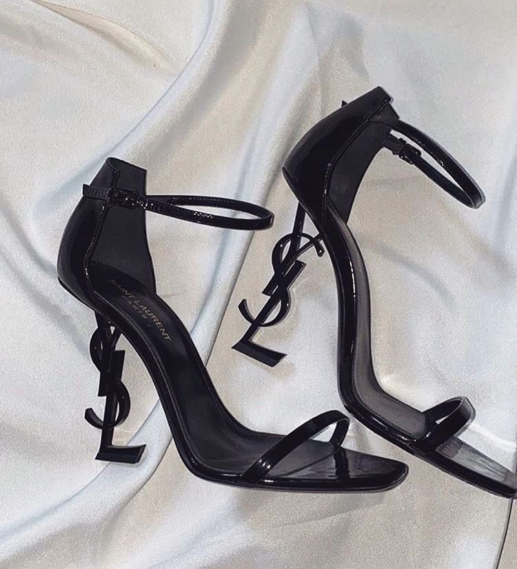 SelectOutfit's tweet photo. ysl heels https://t.co/MPVnonUgLX
