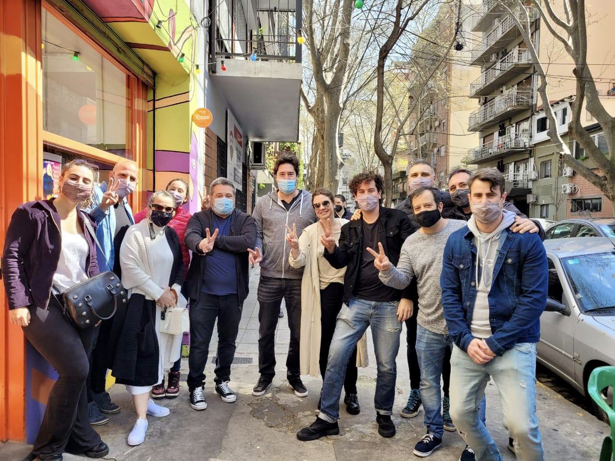 Compartimos un café y sensaciones de la mañana electoral con los compañeros de peronismo por la ciudad! ✌🏻#Paso2021