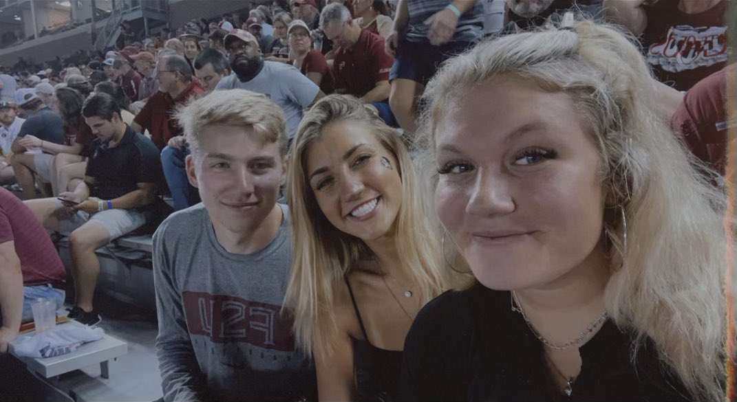 horner1204's tweet photo. Quality brother/sister time when you need it most. Somebody misses her football. ❤️❤️@johnhorner123 @ejhorner https://t.co/F3uKZOlS1Y
