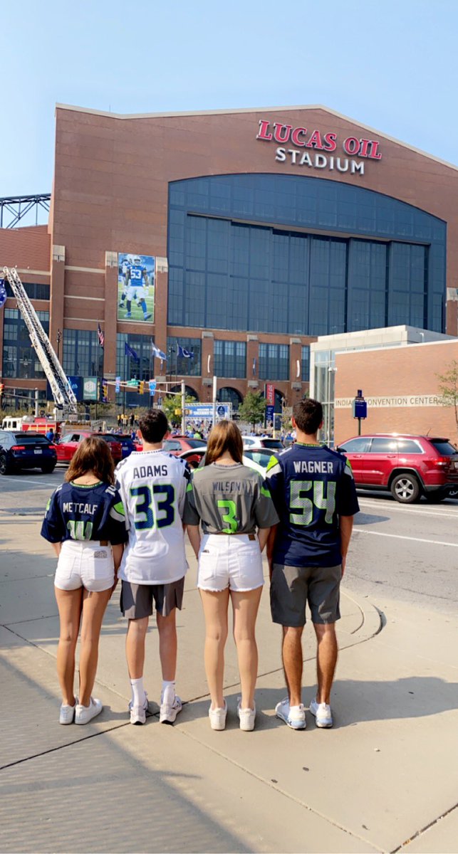 ChristineShip17's tweet photo. @Seahawks @Prez @dkm14 @DangeRussWilson @Bwagz https://t.co/xMTjgZ9MAT