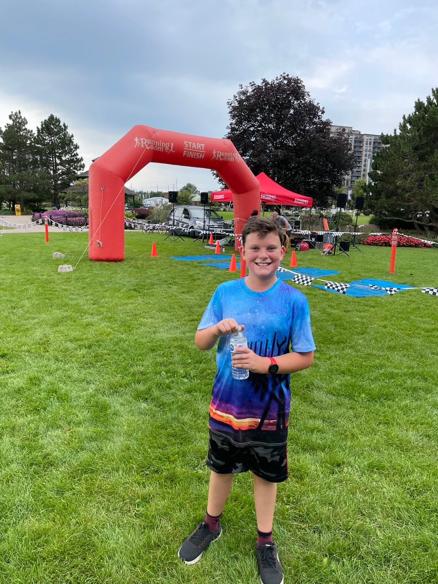 akm_evans's tweet photo. So proud of Iestyn, running his first 5km. #firstraceback @BarrieNativeFC @FNMI_SCDSB @oakleybarrie https://t.co/g5YDajf0zo