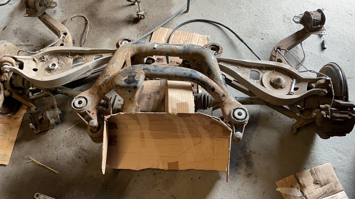 DZTe_'s tweet photo. Rear Subframe out and differential removed

Subframe definitely did a trip to the shot-blaster and a powder coat

Model S Small drive unit seems to fit okay, but I think a model 3 Rear drive unit would be a better fit

#e46 #bmw #evbmw #evconversion #ev https://t.co/85CdSorTem
