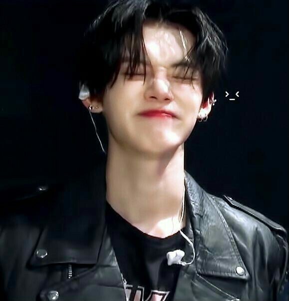 hyuncr1's tweet photo. auguri al mio piccolo meow meow, il mio cuoricino, mi sollevi l'umore quando sto male, mi rendi felice soltando essendo te stesso, grazie di esistere <3 
#YEONJUN #YeonjunDay #OurFirstLoveYeonjun https://t.co/Nqxzg29fP8