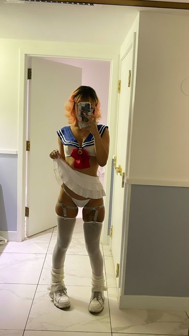 Sailor scout goes wild 😵&zwj;💫💕 https://t.co/bVYNI0E0Sa<a href="/tag/persona5"class="tags"><span>#persona5</span></a>