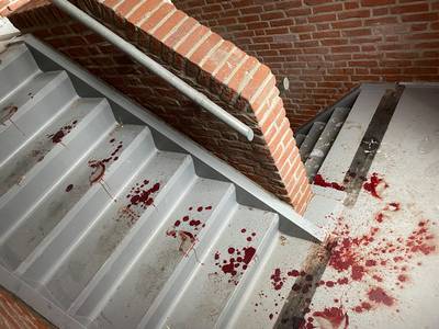 Steekpartij Ede lijkt werk van doorgedraaide flatbewoner: ‘Een dag eerder stonden nog drie politiewagens voor zijn huis'