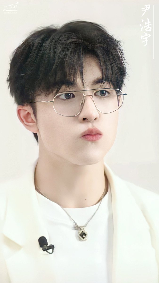 preciouspass_'s tweet photo. Em là nghệ sĩ hát tình ca
Tôi là kẻ ngốc trong thiên hà 
Ngẩn ngơ ngước nhìn chàng nghệ sĩ 
Một thoáng vụt qua, nhớ đến già

Goodnight Patrick 
#แพทริค #INTO1Patrick https://t.co/TfKRNHVsq3