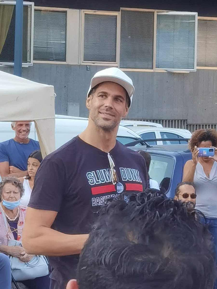 RikBon77's tweet photo. #slumsdunk https://t.co/AbIa6IPNRc