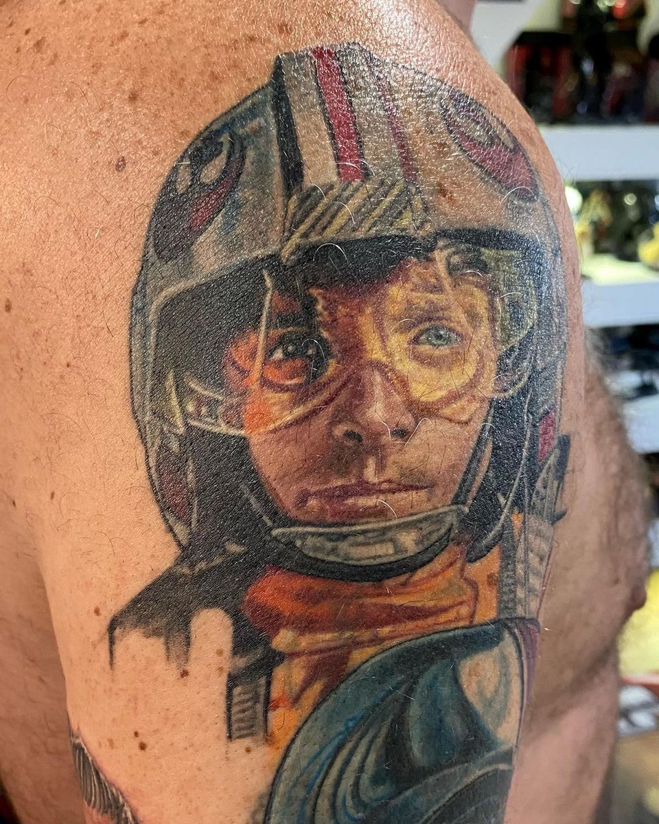 Healed #LukeSkywalker from @EpicInkJonesy using #killerinktattoo supplies!  #killerink #tattoo #tattoos #bodyart #ink #tattooartist #tattooink  #tattooart #starwars #starwarstattoo #healedtattoo, image size:960x1200