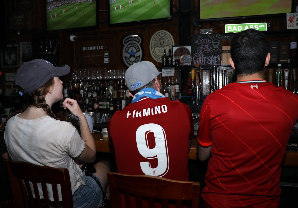 OLSCDetroit's tweet photo. the vibe this morning ⚽️🏈

#MyPLMorning #LFC #LFCDetroit #LEELIV #YNWA #DetroitOLSC #LiverpoolFC #OLSC #OnePride https://t.co/vbP9Nokl33