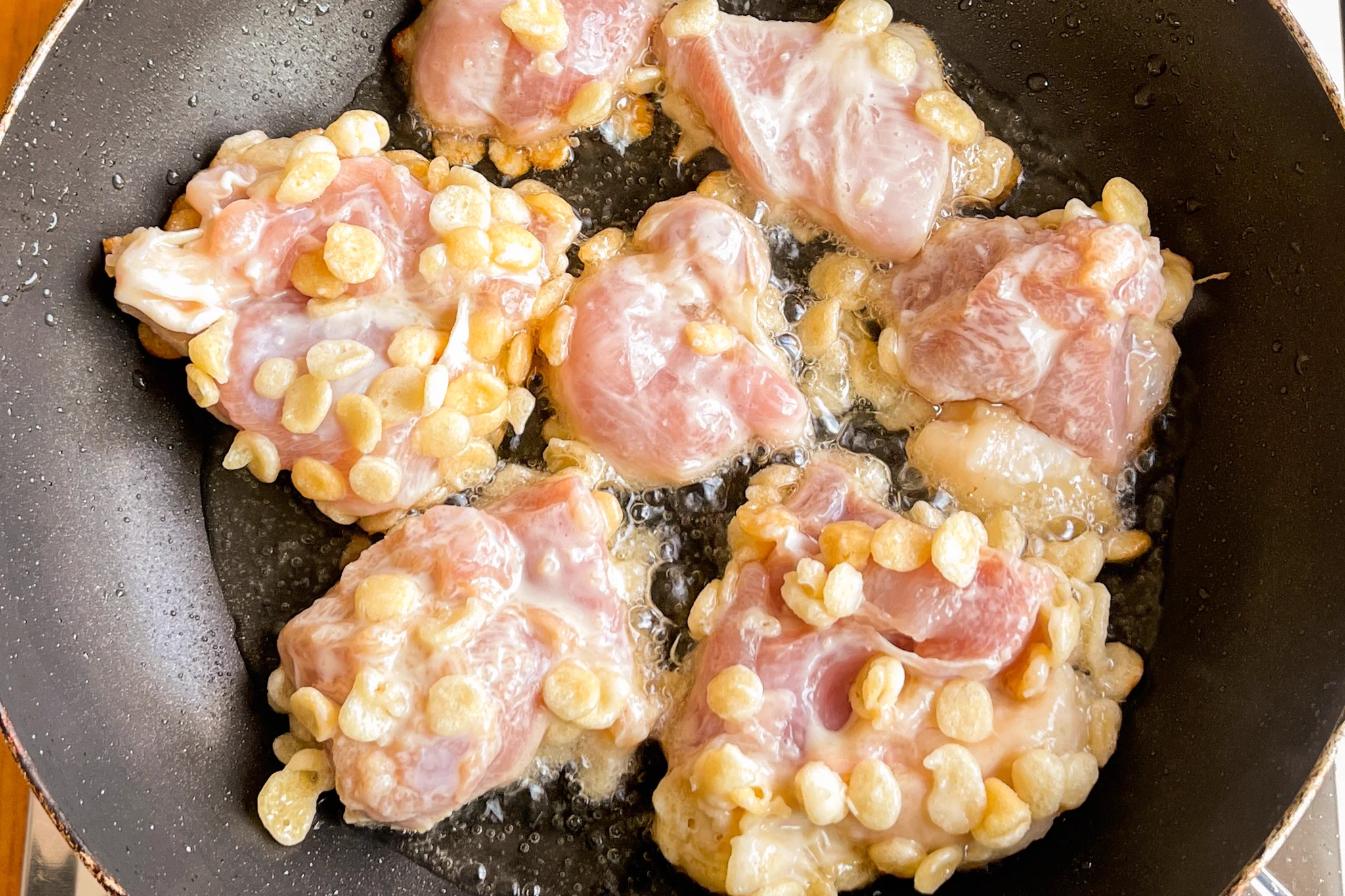 ザクザク食感がたまらない！『揚げずに簡単！悪魔のからあげ』のレシピがこちら！