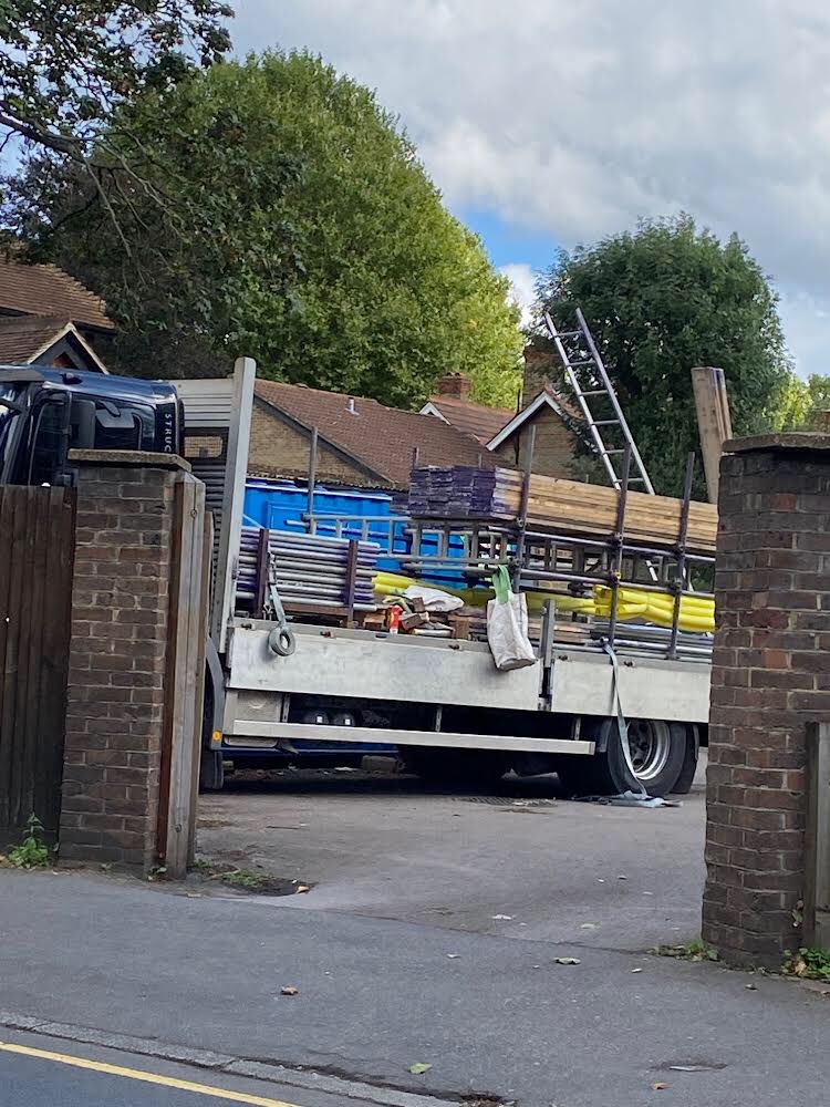 A welcome sight! Works are under way at last on Dorset Hall where neglect has left the roof in a parlous state. Read more …dorsethall.org/2021/09/12/dor…