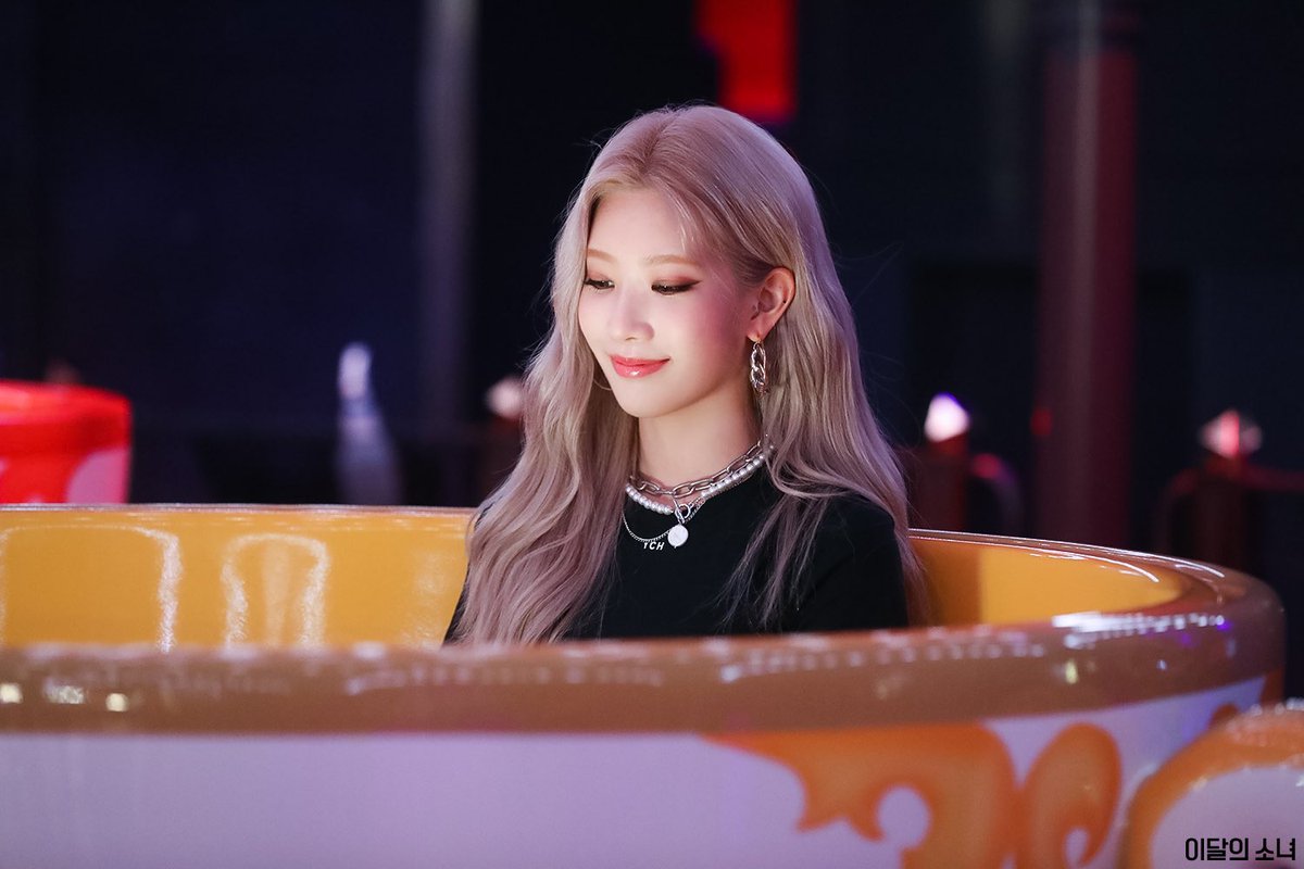 #김립 #KIMLIP #이달의소녀 #LOONA <a href="/loonatheworld/">이달의 소녀(LOOΠΔ)</a>